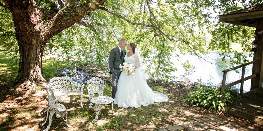 wedding in spencer county at the driscoll estate